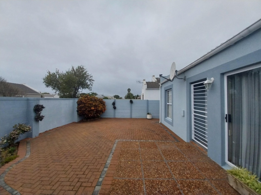 To Let 2 Bedroom Property for Rent in Sunningdale Western Cape